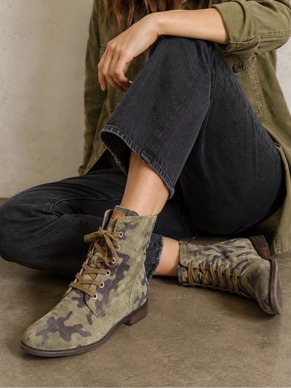 LUCKY BRAND Womens Size 7M Hestawn Green Suede Camo Combat Boots Lace-Up Retro